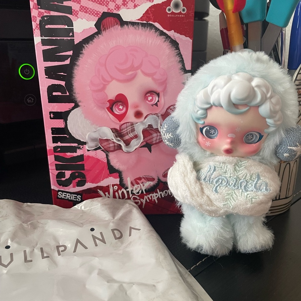 Winter Symphony Skull Panda